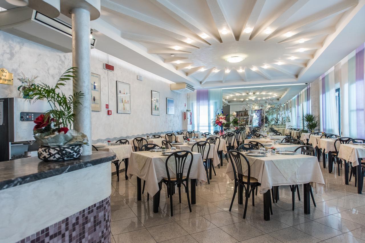 Hotel Nuovo Giardino Rimini Kültér fotó