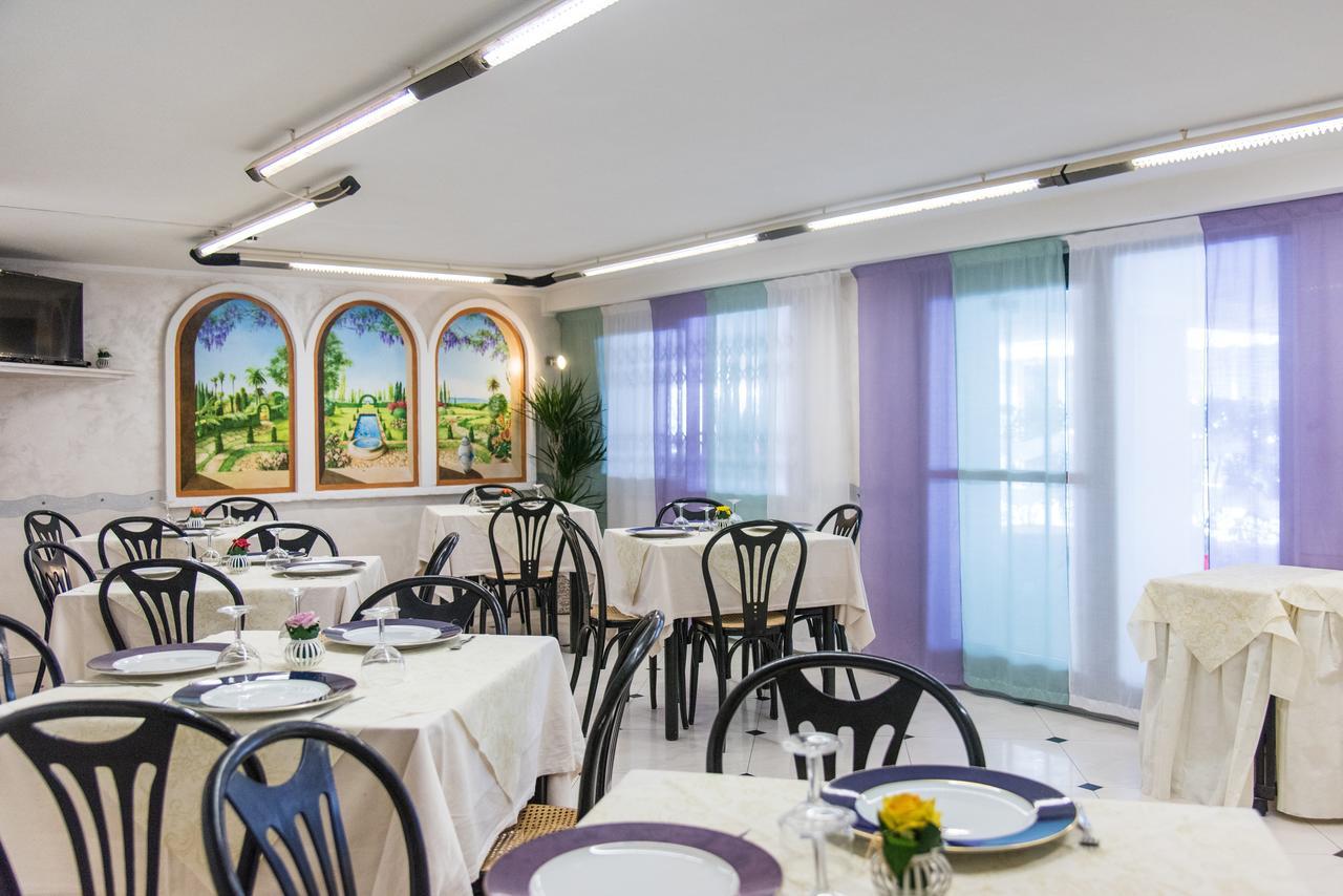 Hotel Nuovo Giardino Rimini Kültér fotó