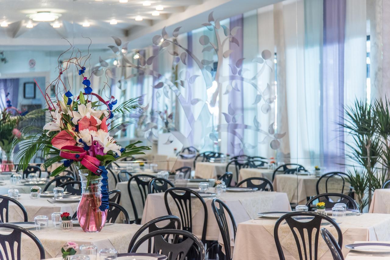 Hotel Nuovo Giardino Rimini Kültér fotó