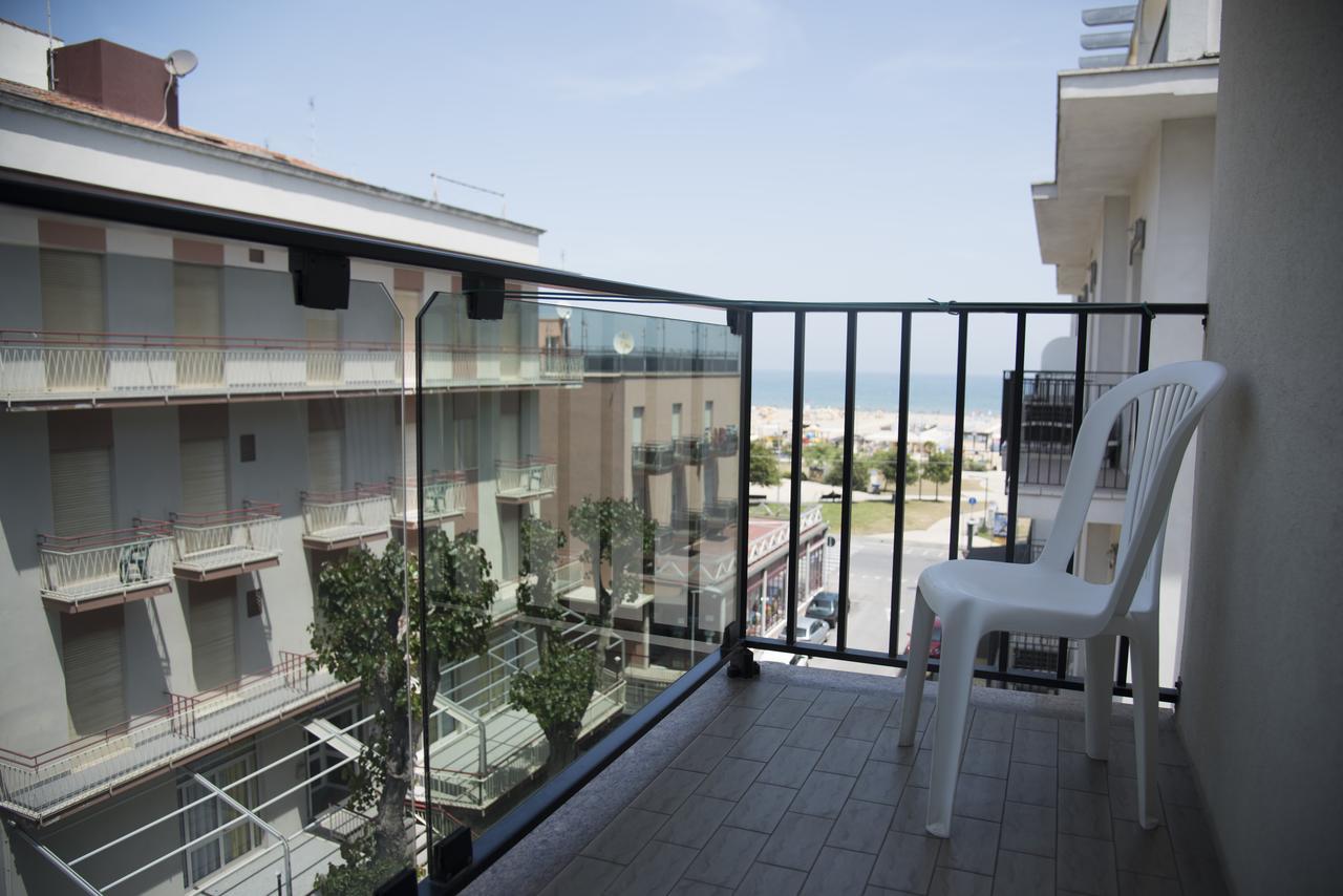 Hotel Nuovo Giardino Rimini Kültér fotó