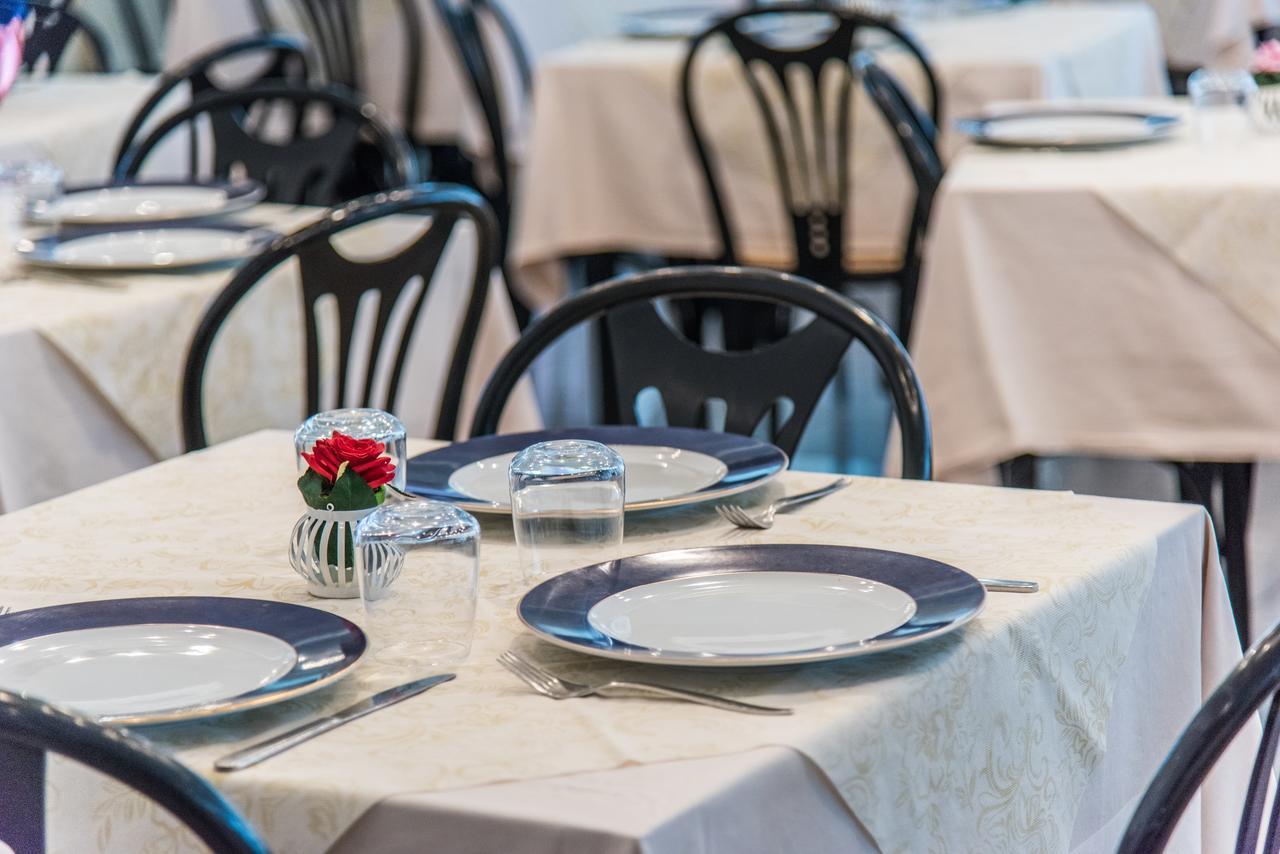 Hotel Nuovo Giardino Rimini Kültér fotó