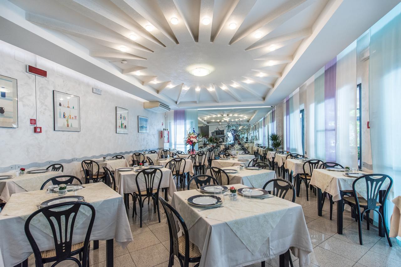 Hotel Nuovo Giardino Rimini Kültér fotó