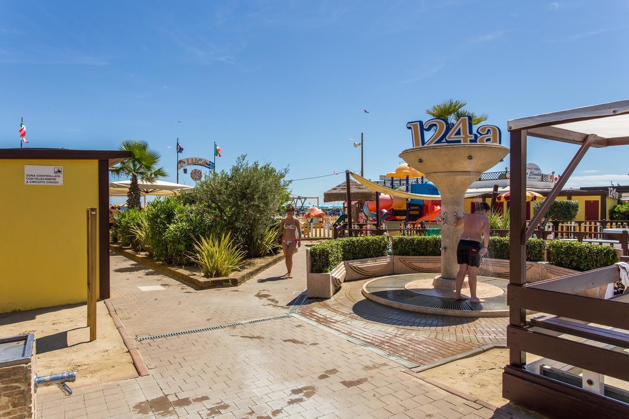 Hotel Nuovo Giardino Rimini Kültér fotó