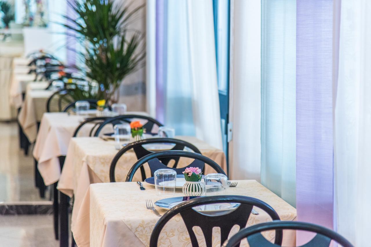 Hotel Nuovo Giardino Rimini Kültér fotó